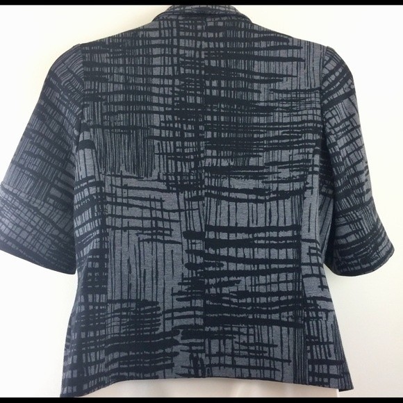 Kenneth Cole NY Zip Front Grey Black Hatched Top - Picture 5 of 6